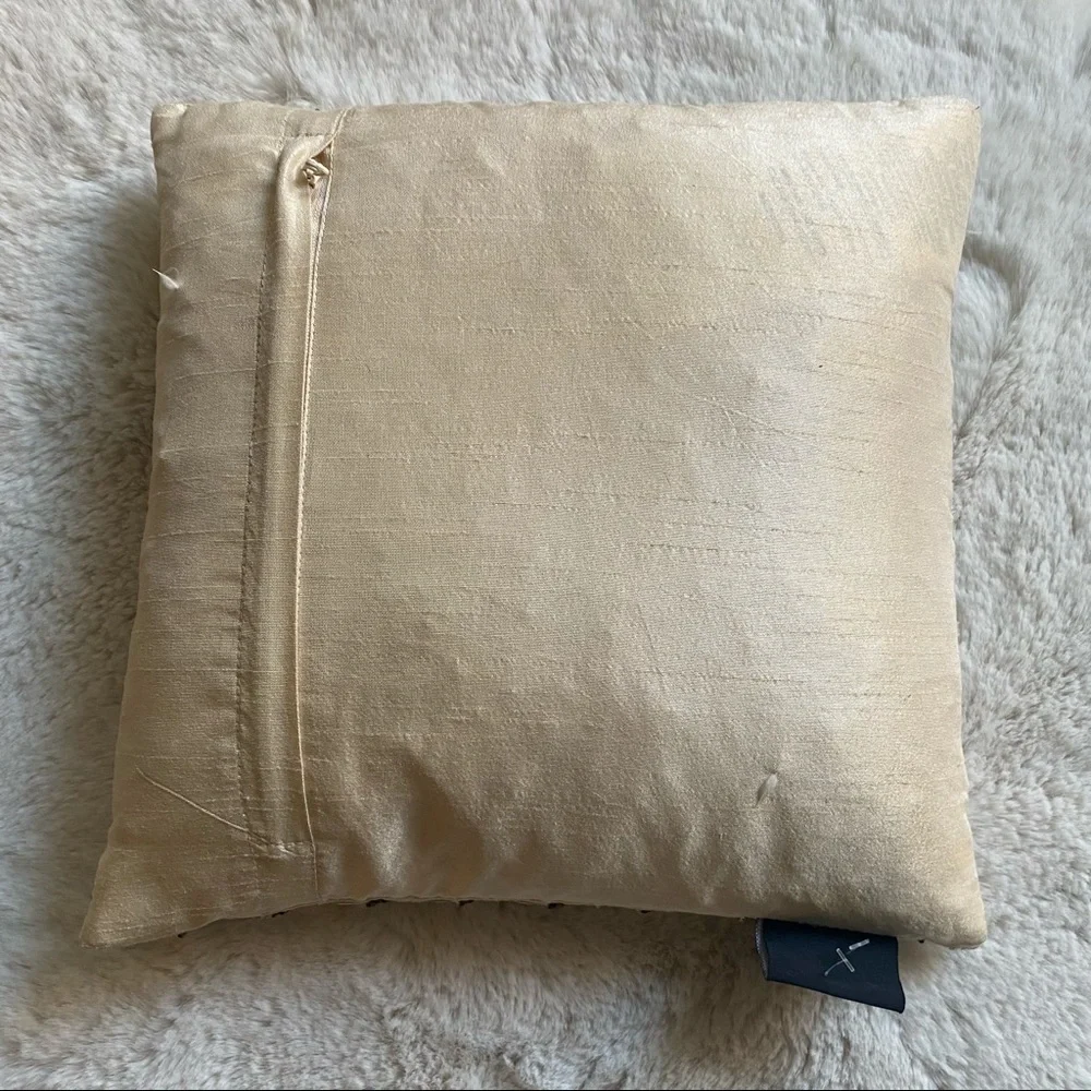 TAHARI Home Sequin Throw Decor Pillow -‎ tan cream